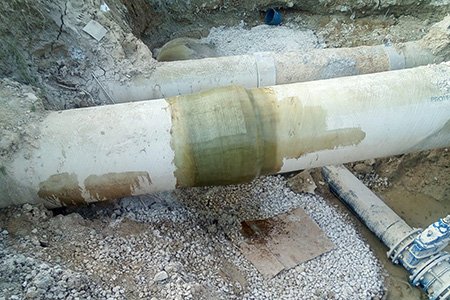 Reparación de una tubería con poliéster